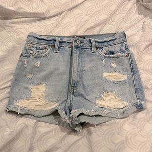 Abercrombie and fitch high rise mom shorts size 4! Hardly warn